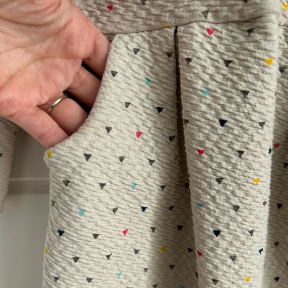 H&M Cream Triangle Print Ponte Dress - Picture 2 of 7